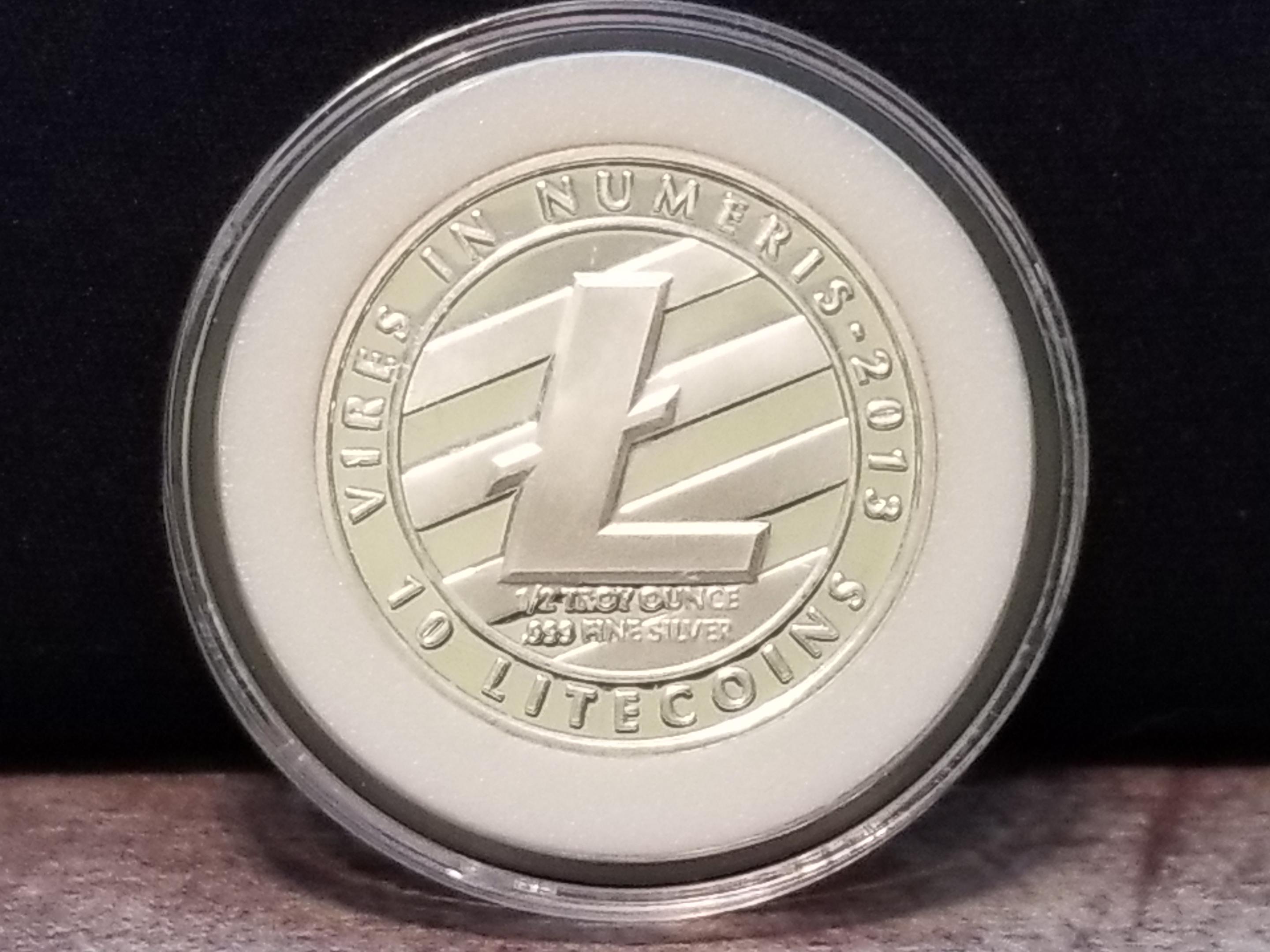 Lealana 10 LTC w/COA